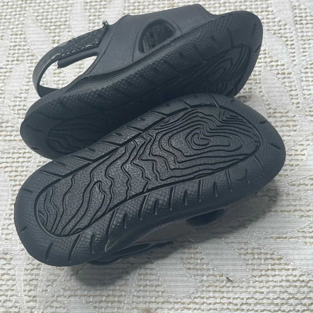 Carter's toddler Black Kids Sandals Water Shoes 4